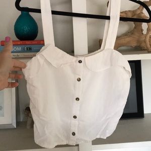 Cute white crop stop
